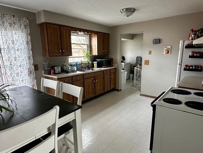 Foto del edificio - 871 Shadowrow Ave