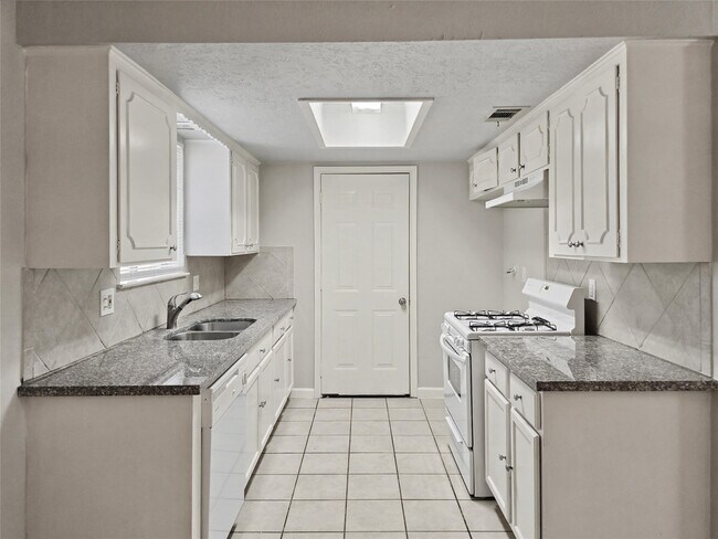 Foto del edificio - 9119 Glenbury Dr