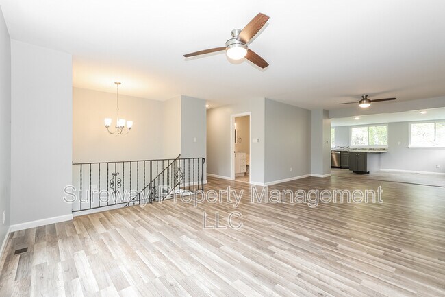 Foto del edificio - 524 Larch Ave