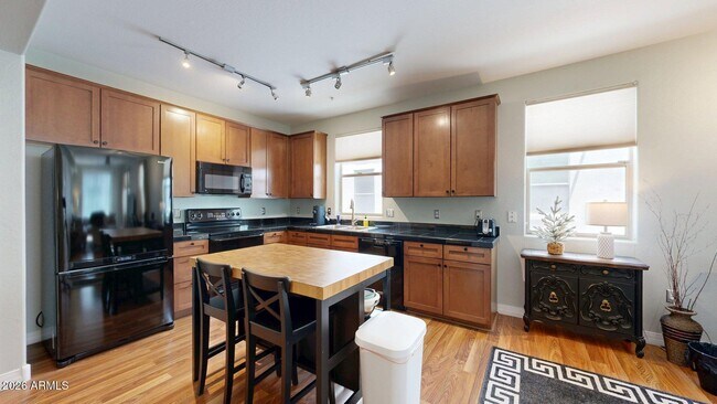 Foto del edificio - 615 E Portland St