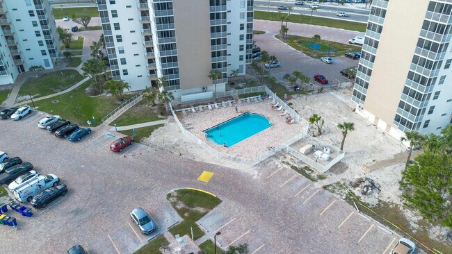 Foto del edificio - 5600 Bonita Beach Rd SW