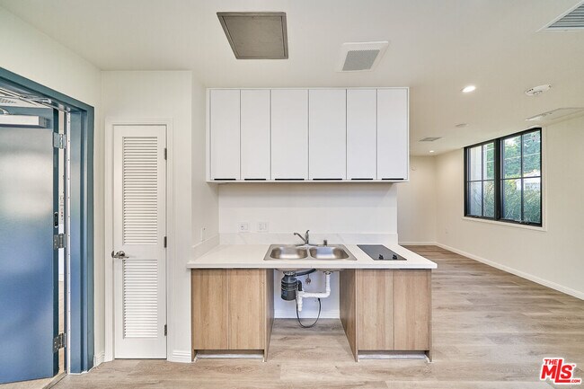 Foto del edificio - 951 S Wilton Pl