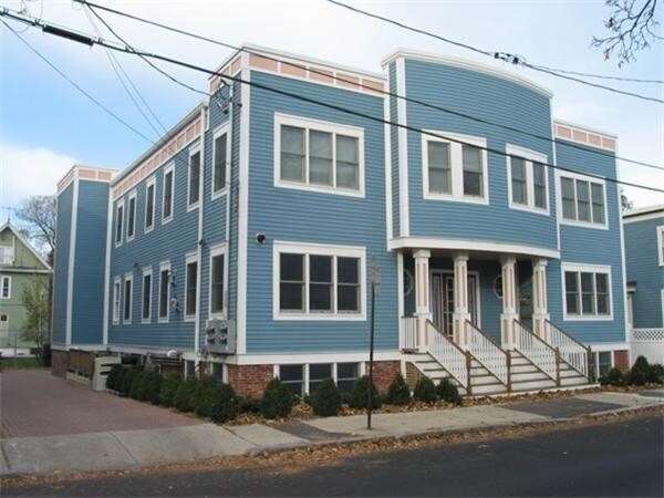 Building Photo - 37 Jay St