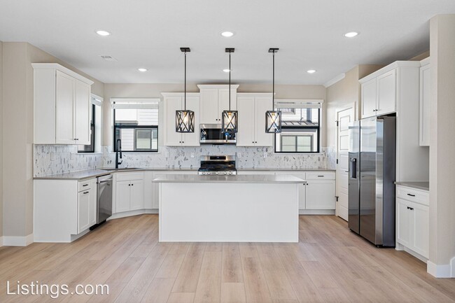 Building Photo - 4 br, 3.5 bath House - 2068 S Holly St #1