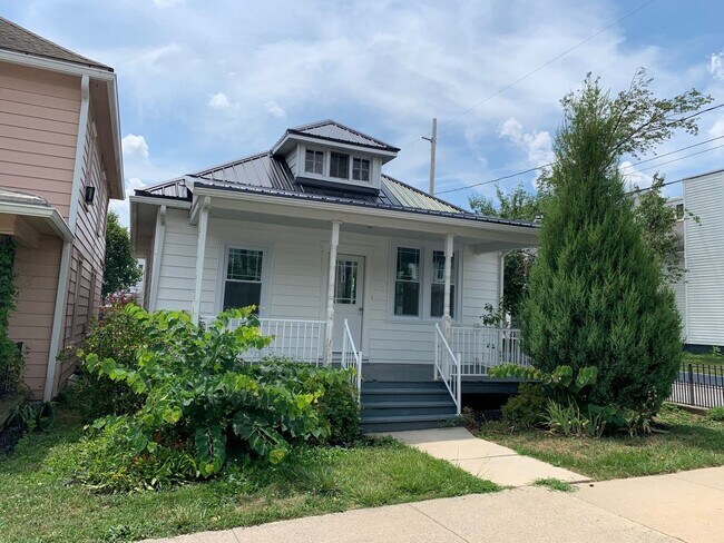 Building Photo - 36 Cumberland Ave, Shippensburg - $1295/mo...
