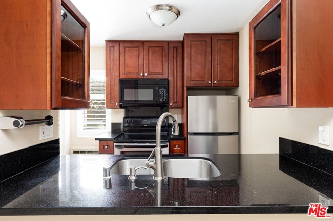 Building Photo - 4860 Rolando Ct