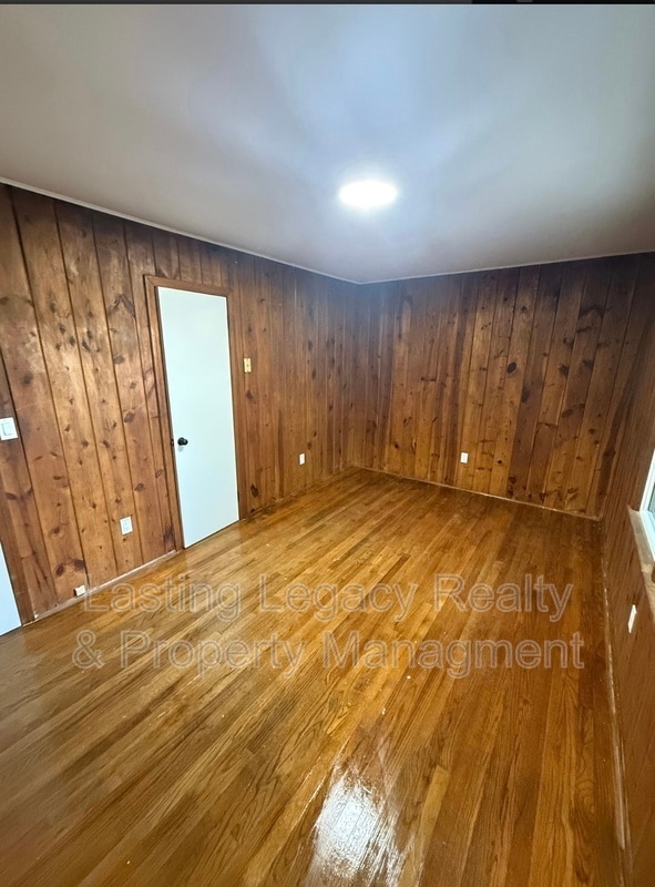 Foto del edificio - 904 Marsh St