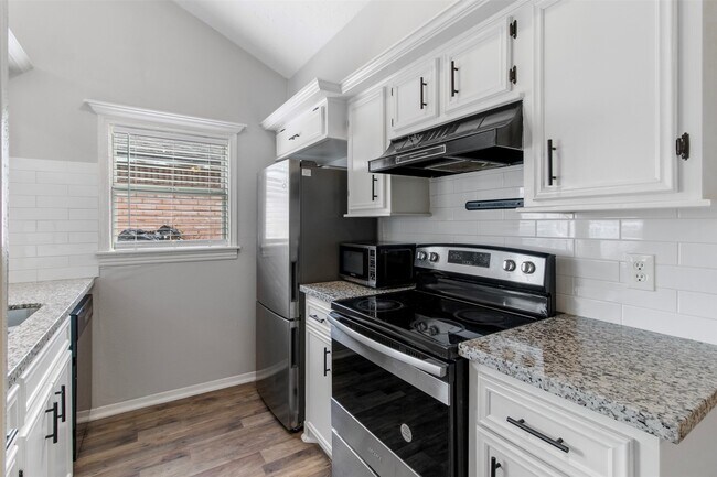 Foto del edificio - 19215 Cypress Canyon Dr