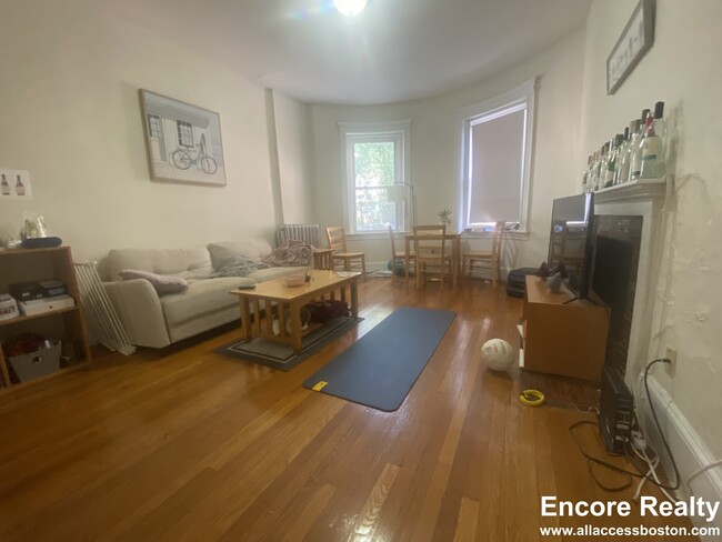 Foto del edificio - 1786 Beacon St