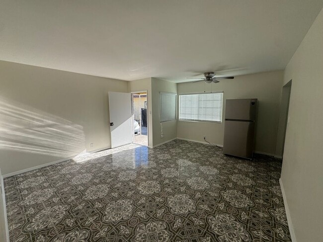 Building Photo - 3310 Burton Ave