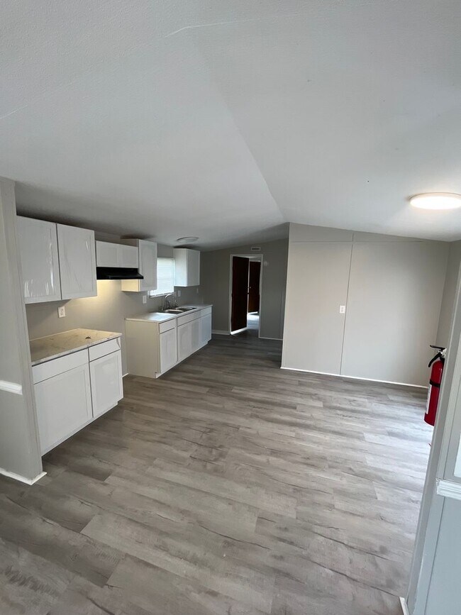 Foto del edificio - 3 Bed/2 Bath Mobile Home-Under Renovations