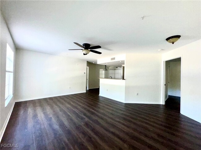 Foto del edificio - 1773 Four Mile Cove Pkwy