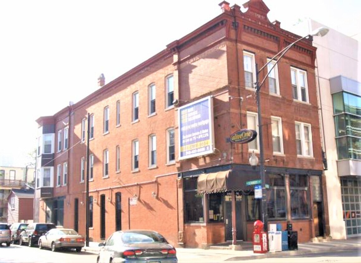 Primary Photo - 2683 N Halsted St