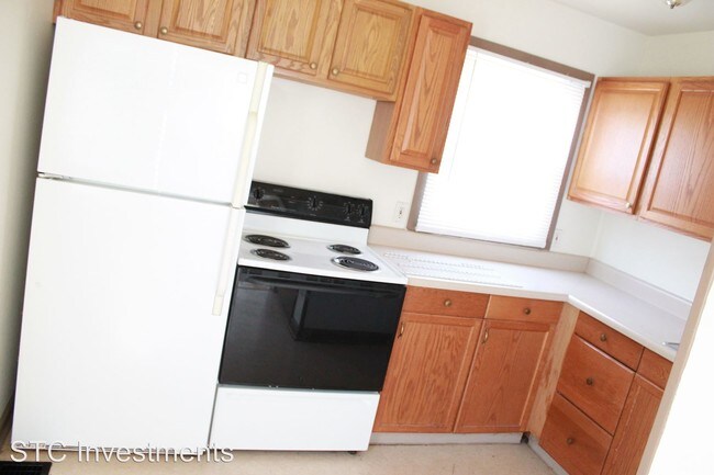 Building Photo - 3 br, 2 bath House - 424 W. Chandler
