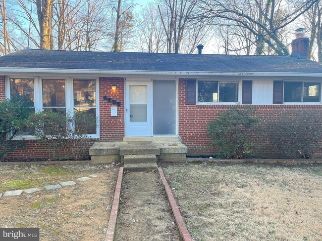 Discover the charm of this exquisite two-level home - Discover the charm of this exquisite two-level home