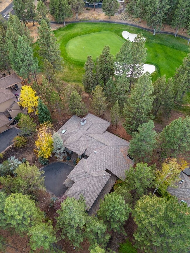 Building Photo - Move in special $1000 off first months rent / Gated Community in Awbrey Glen