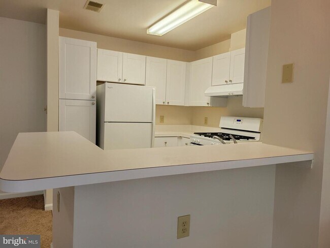 Building Photo - 3110 River Bend Ct
