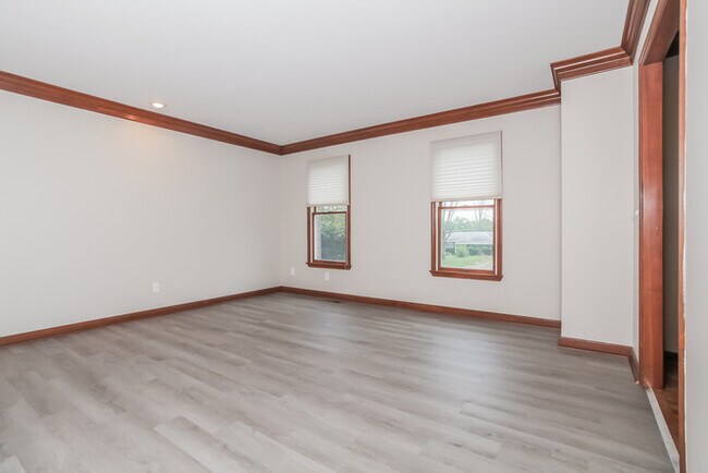 Building Photo - 7265 Dimmick Rd
