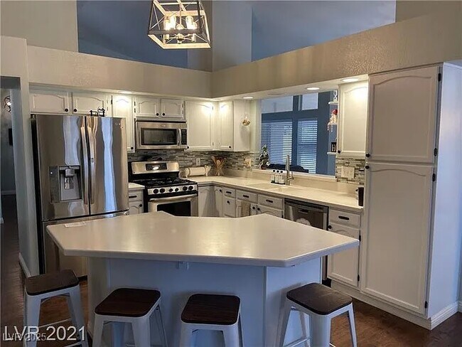 Building Photo - 1443 Basin View Cir