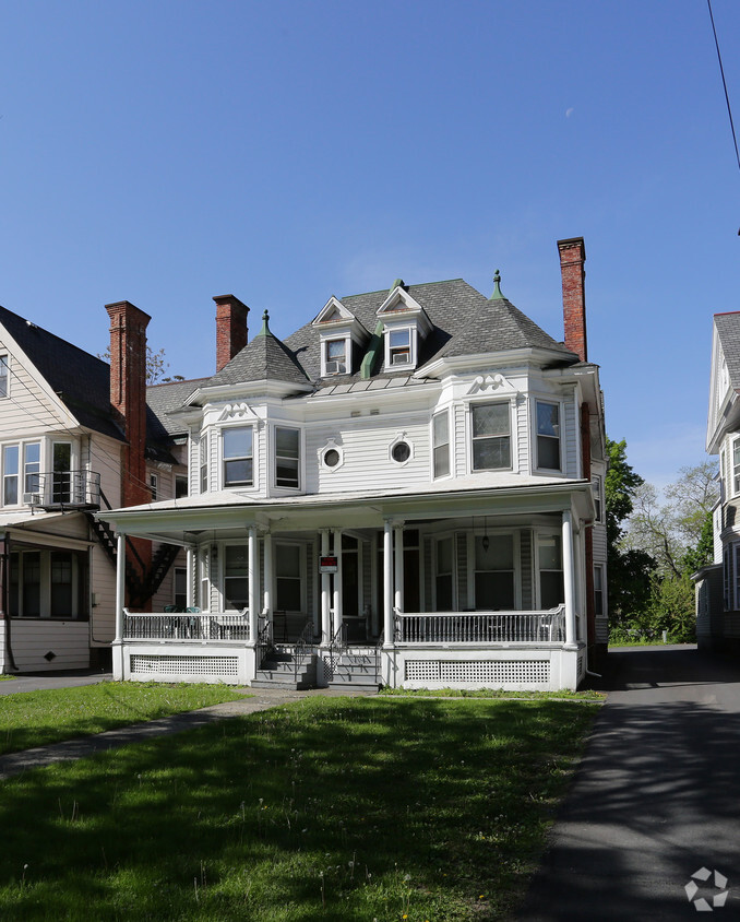 Primary Photo - 678-680 Madison Ave