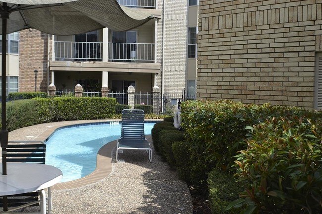 Foto del edificio - 12550 Whittington Dr