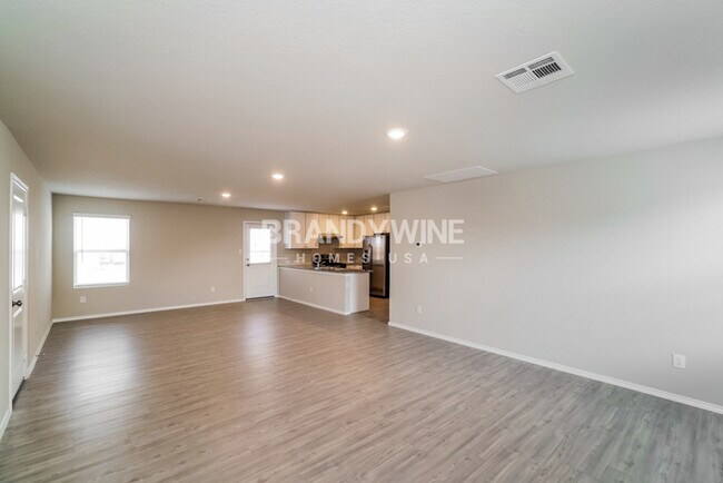 Building Photo - One month FREE RENT!!!
