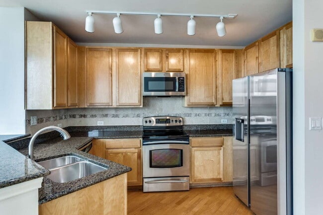 Building Photo - 1-Bedroom luxury Condo at The Tower in Downtown Fort Worth