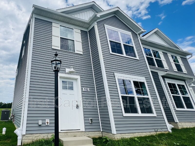 Primary Photo - 11 Riverview Dr