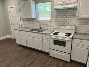 Building Photo - 434 S High St