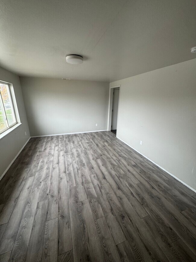 Foto del edificio - 54 W 300 S St