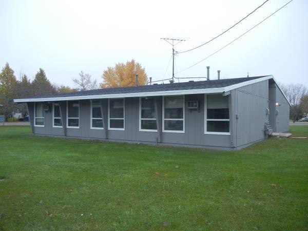 Building Photo - 203 5th St S