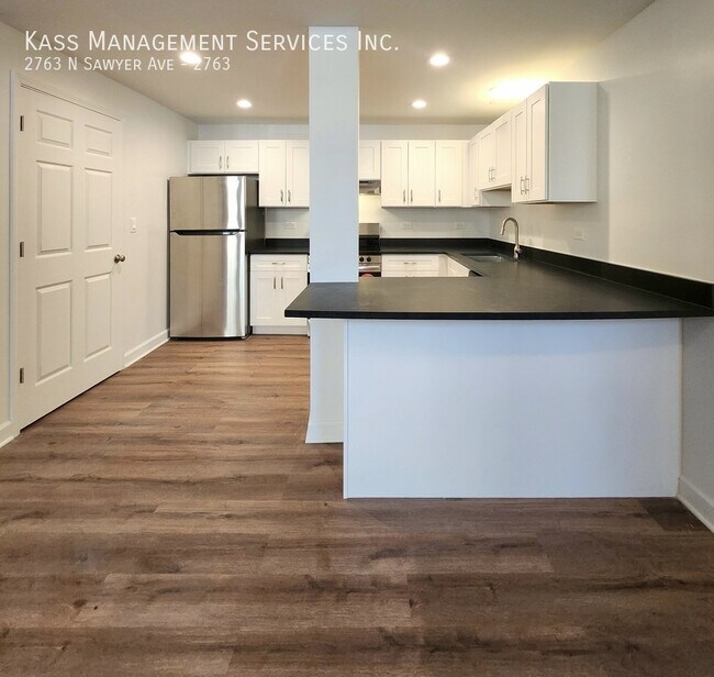 Foto del edificio - 2763 N Sawyer Ave