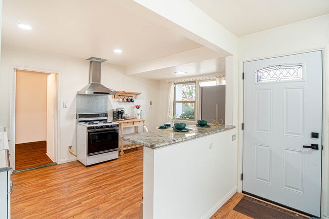 Foto del edificio - 6203 Thorn St