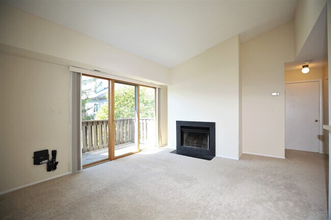 Building Photo - 2310 Aspen Dr