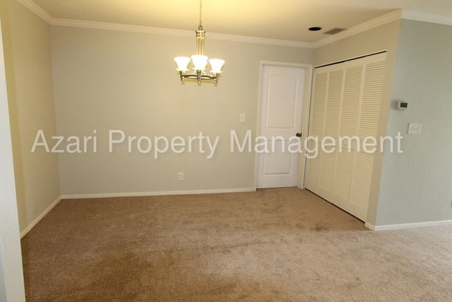 Building Photo - 300 Murchison Dr
