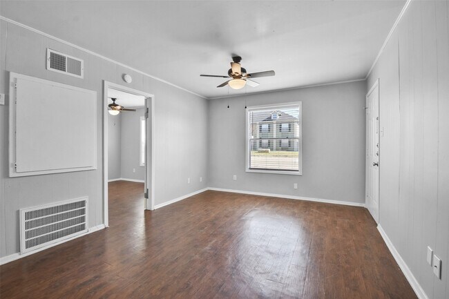 Foto del edificio - 1511 Broadmoor Dr