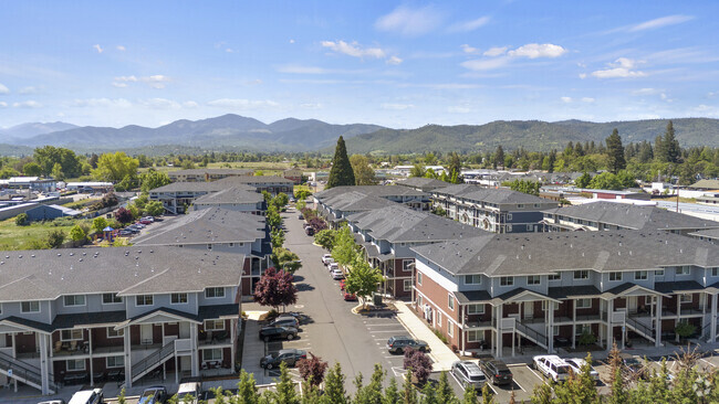 Building Photo - Orchard Glen Estates