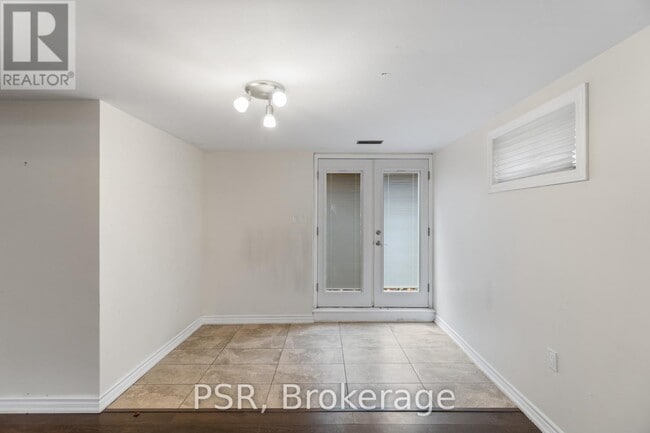 Building Photo - 301 Banksia Ct