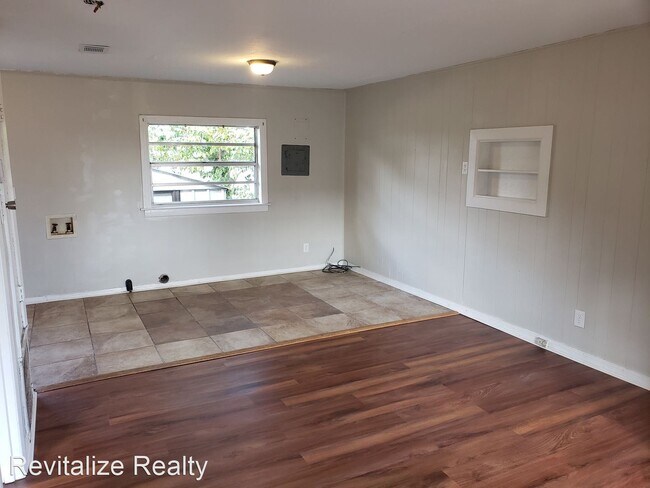 Building Photo - 1 br, 1 bath House - 4910 Rainbow Circle