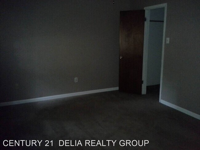 Building Photo - 3 br, 2 bath House - 1210 Rice St.
