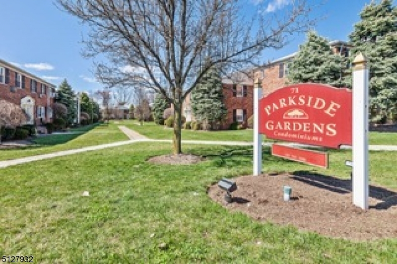 Primary Photo - 59 Roseland Ave