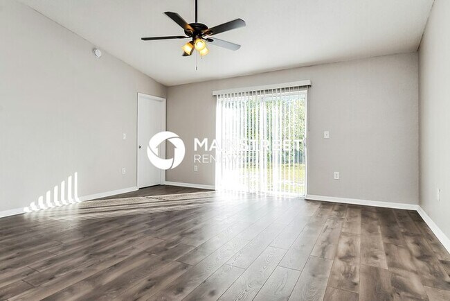 Foto del edificio - 3 Bedroom Pet-Friendly Home in Winter Haven, FL with Main Street Renewal