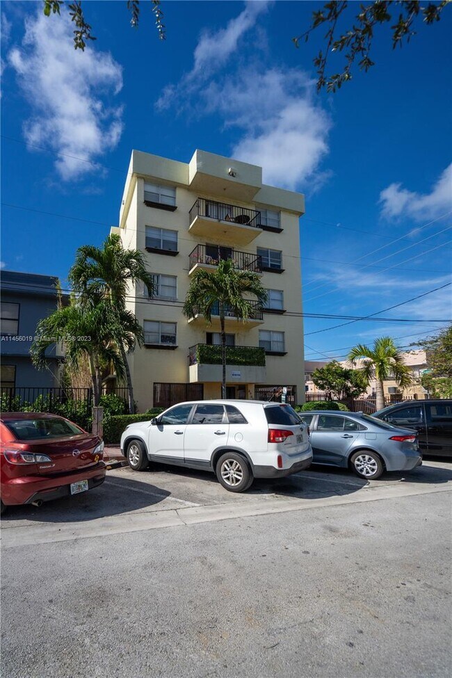 Foto del edificio - 6960 Rue Vendome