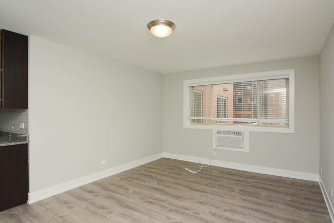 Foto del edificio - 447 W Surf St