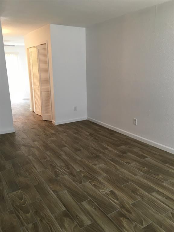 Building Photo - 5625 Antoine Dr