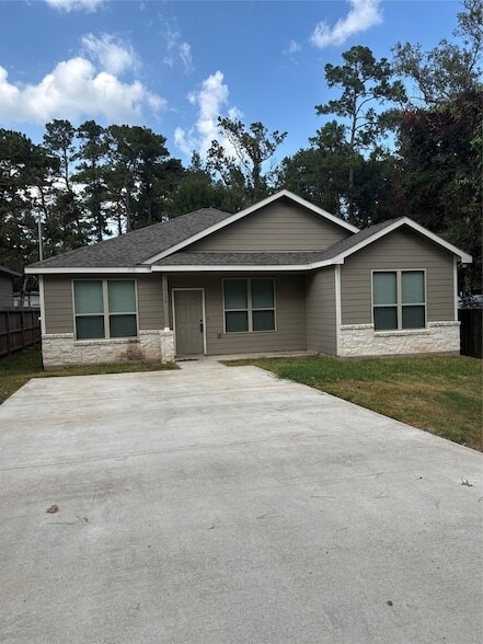 Foto principal - 20130 Parkway Ln