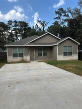 Building Photo - 20130 Parkway Ln