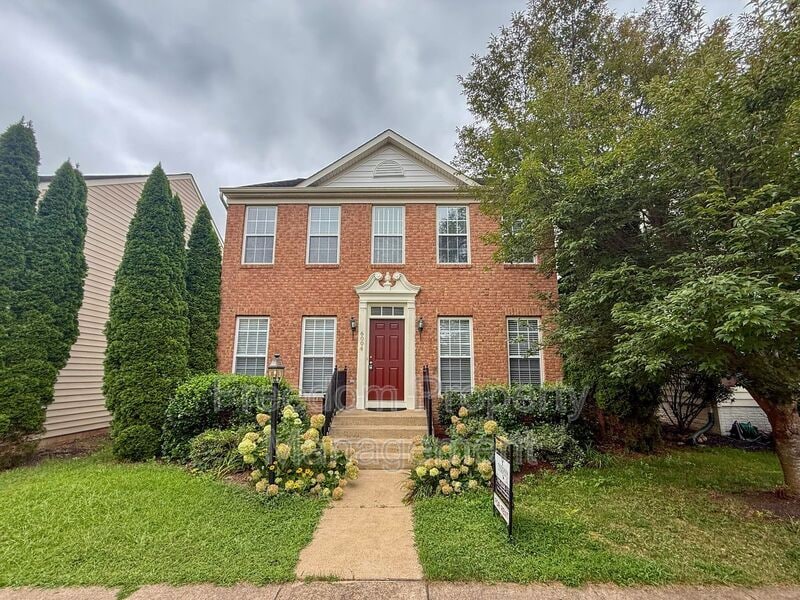 Primary Photo - 6004 Abernethy Ln