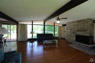 Building Photo - 6363 Muskrat Bay Rd