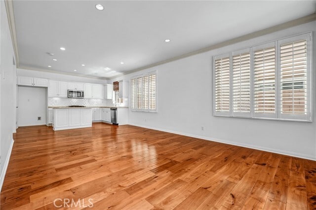 Building Photo - 79 Splendor